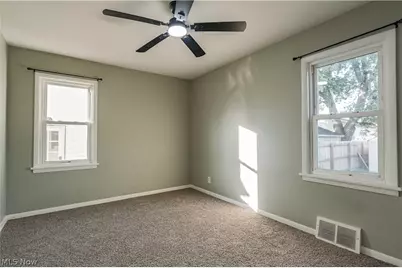 395 E 324th Street, Willowick, OH 44095 - Photo 13
