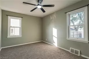 395 E 324th St, Willowick, OH 44095 - Photo 13