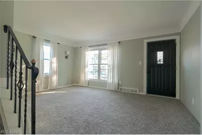 395 E 324th Street, Willowick, OH 44095 - Photo 3