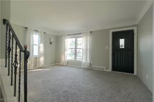 395 E 324th St, Willowick, OH 44095 - Photo 3