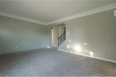 395 E 324th Street, Willowick, OH 44095 - Photo 5