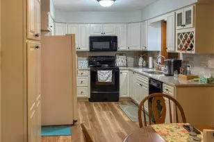 513 Park Ridge Dr, Munroe Falls, OH 44262 - Photo 7