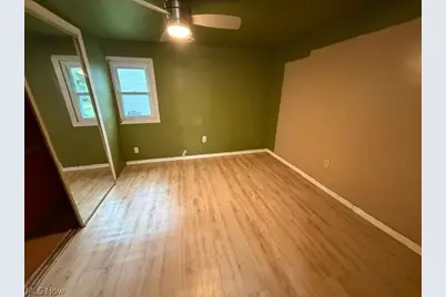909 Harriet Street, Lorain, OH 44055 - Photo 3