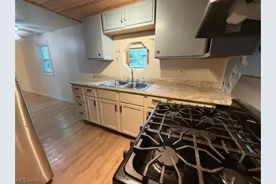 909 Harriet Street, Lorain, OH 44055 - Photo 5