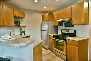 4052 St Andrews Ct, Canfield, OH 44406 - Photo 11