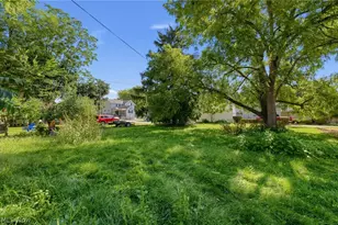 215 Sandusky Ave, Fremont, OH 43420 - Photo 3