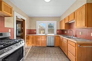 14537 Bayes Ave, Oakwood, OH 44107 - Photo 7