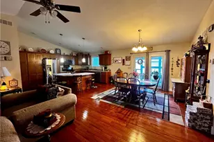 703 Oak Tree Ln, Belpre, OH 45714 - Photo 7