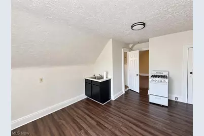 11202 Earle Avenue #3, Loveland, OH 44108 - Photo 5