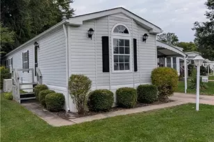 316 Britton Dr, Geneva, OH 44041 - Photo 3