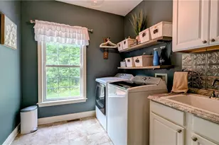 15010 Bates Creek Dr, Chardon, OH 44024 - Photo 19
