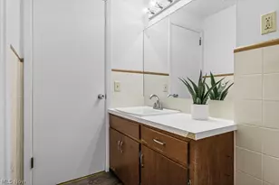 1902 Root Ave NE, Canton, OH 44705 - Photo 23