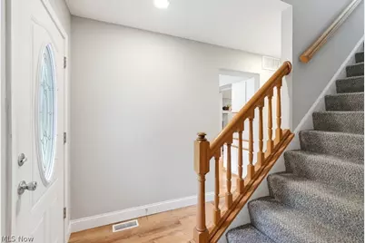 8333 Avery Road, Grandview Heights, OH 44147 - Photo 5