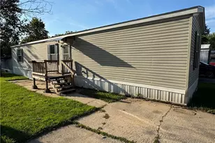 6301 Sue Lynn Dr, Ravenna, OH 44266 - Photo 3
