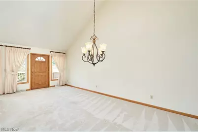 1353 S Azalea Boulevard, Barberton, OH 44203 - Photo 9