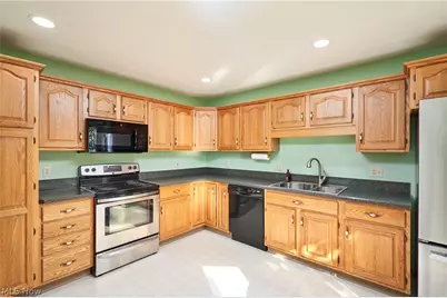 1353 S Azalea Boulevard, Barberton, OH 44203 - Photo 5