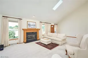 1353 S Azalea Blvd, Barberton, OH 44203 - Photo 7