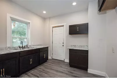 516 E 124th Street, Loveland, OH 44108 - Photo 9