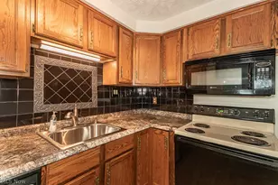 478 Manhattan Pkwy, Painesville Twp, OH 44077 - Photo 13