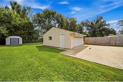 33450 Willowick Drive, Eastlake, OH 44095 - Photo 25