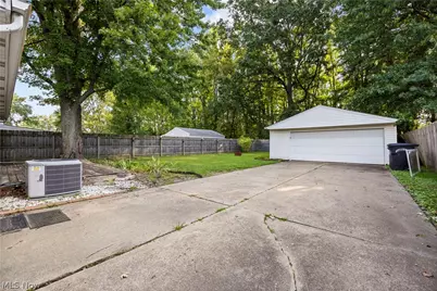 369 White Oak Drive, Elyria, OH 44035 - Photo 27