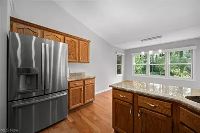 1024 Hunters Chase, Grafton, OH 44044 - Photo 13