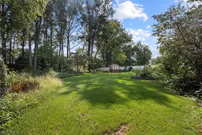 1024 Hunters Chase, Grafton, OH 44044 - Photo 7