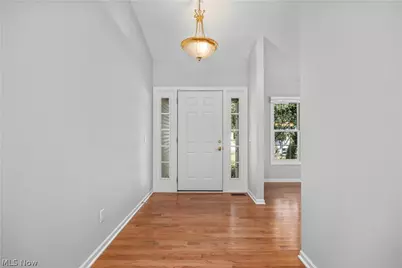 1024 Hunters Chase, Grafton, OH 44044 - Photo 15