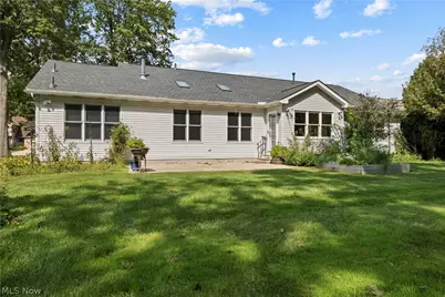 1024 Hunters Chase, Grafton, OH 44044 - Photo 5