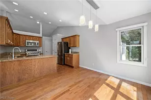 1024 Hunters Chase, Grafton, OH 44044 - Photo 9