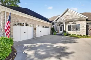 3458 Chadwick Dr, Uniontown, OH 44685 - Photo 3