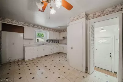32909 Alva Drive, Eastlake, OH 44095 - Photo 7