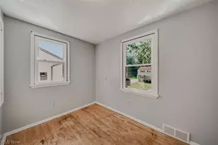 32909 Alva Dr, Eastlake, OH 44095 - Photo 17