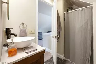 2354 25th St, Cuyahoga Falls, OH 44223 - Photo 29