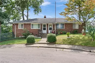 1360 Brittain Woods Rd, Akron, OH 44310 - Photo 3