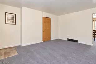 1360 Brittain Woods Rd, Akron, OH 44310 - Photo 5