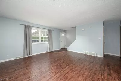 1317 Sandelwood Oval, Kent, OH 44240 - Photo 3