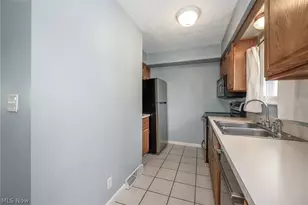 1317 Sandelwood Oval, Kent, OH 44240 - Photo 7