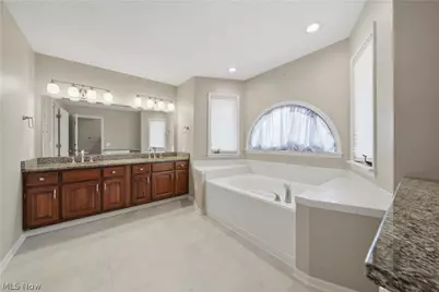 5336 Wood Trail Avenue NE, Canton, OH 44705 - Photo 27