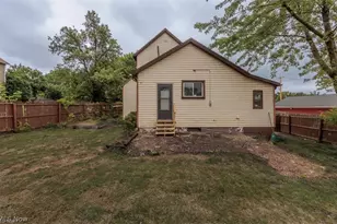1147 Newton St, Akron, OH 44305 - Photo 3