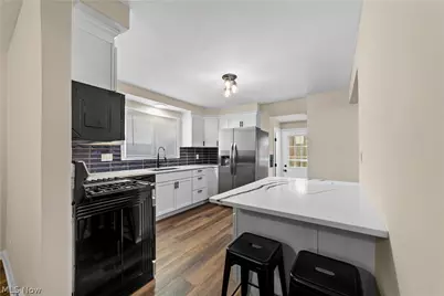 751 Roslyn Avenue, Akron, OH 44320 - Photo 15