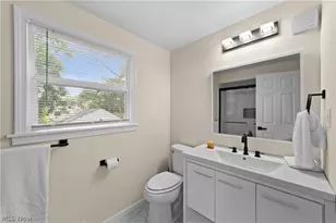 751 Roslyn Ave, Akron, OH 44320 - Photo 25