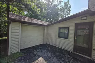 531 Robinwood Ave, Sheffield Lake, OH 44054 - Photo 5