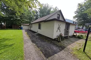 531 Robinwood Ave, Sheffield Lake, OH 44054 - Photo 3