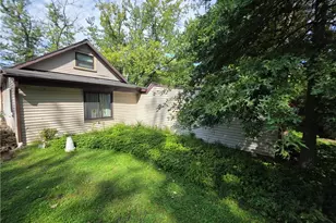 531 Robinwood Ave, Sheffield Lake, OH 44054 - Photo 7