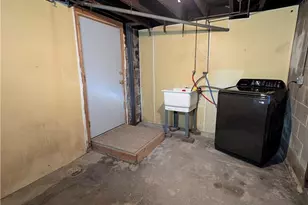 56 Charlotte St, Akron, OH 44303 - Photo 35