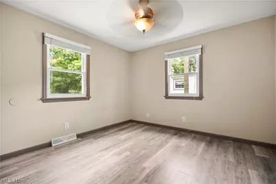 154 E Main Street, Amherst, OH 44001 - Photo 29