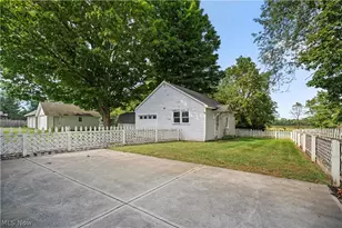 154 E Main St, Amherst, OH 44001 - Photo 5