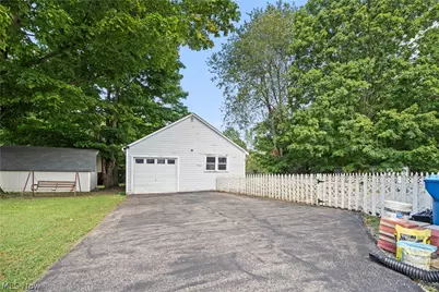 154 E Main Street, Amherst, OH 44001 - Photo 7