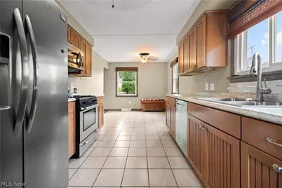 154 E Main Street, Amherst, OH 44001 - Photo 17